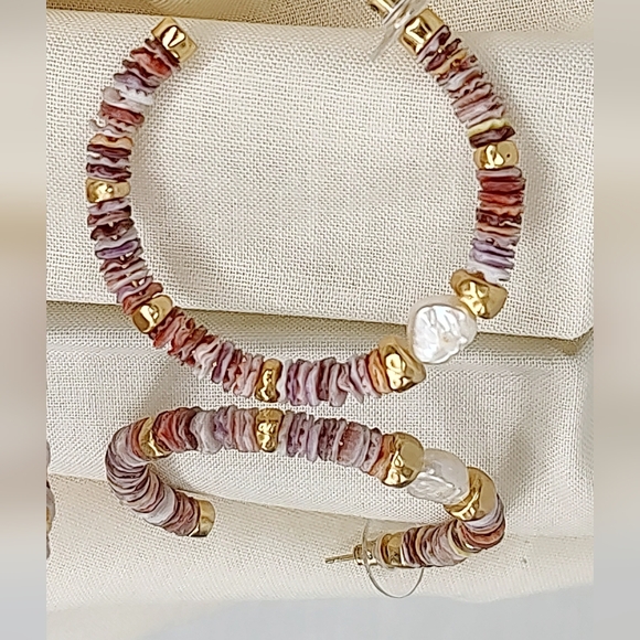 Kendra Scott Lila Vintage Gold Hoop Earrings in Pastel Shells - Picture 4 of 9